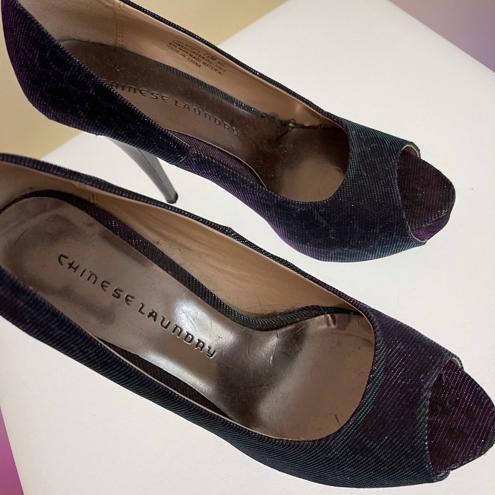 heels - Picture 3 of 3
